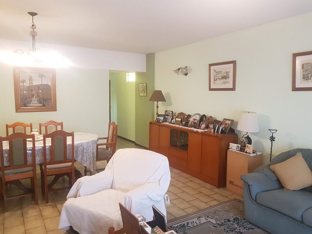 YRIGOYEN, HIPOLITO, AV. al 6600 Piso 1 19