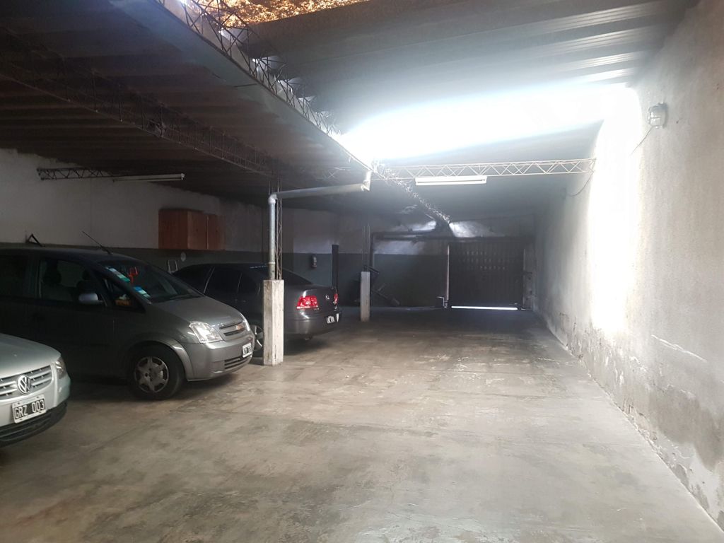 YRIGOYEN, HIPOLITO, AV. al 6600 Piso 1 28