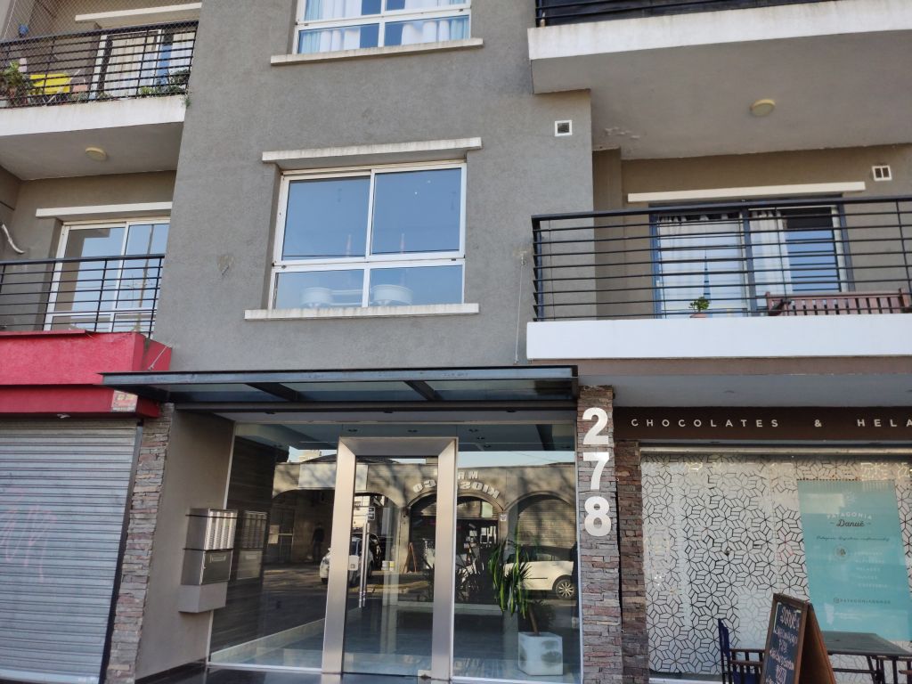 FONROUGE al 200 Piso PB 30