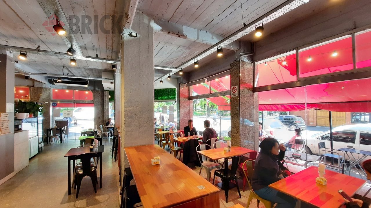 CASEROS, AV. al 3000 9