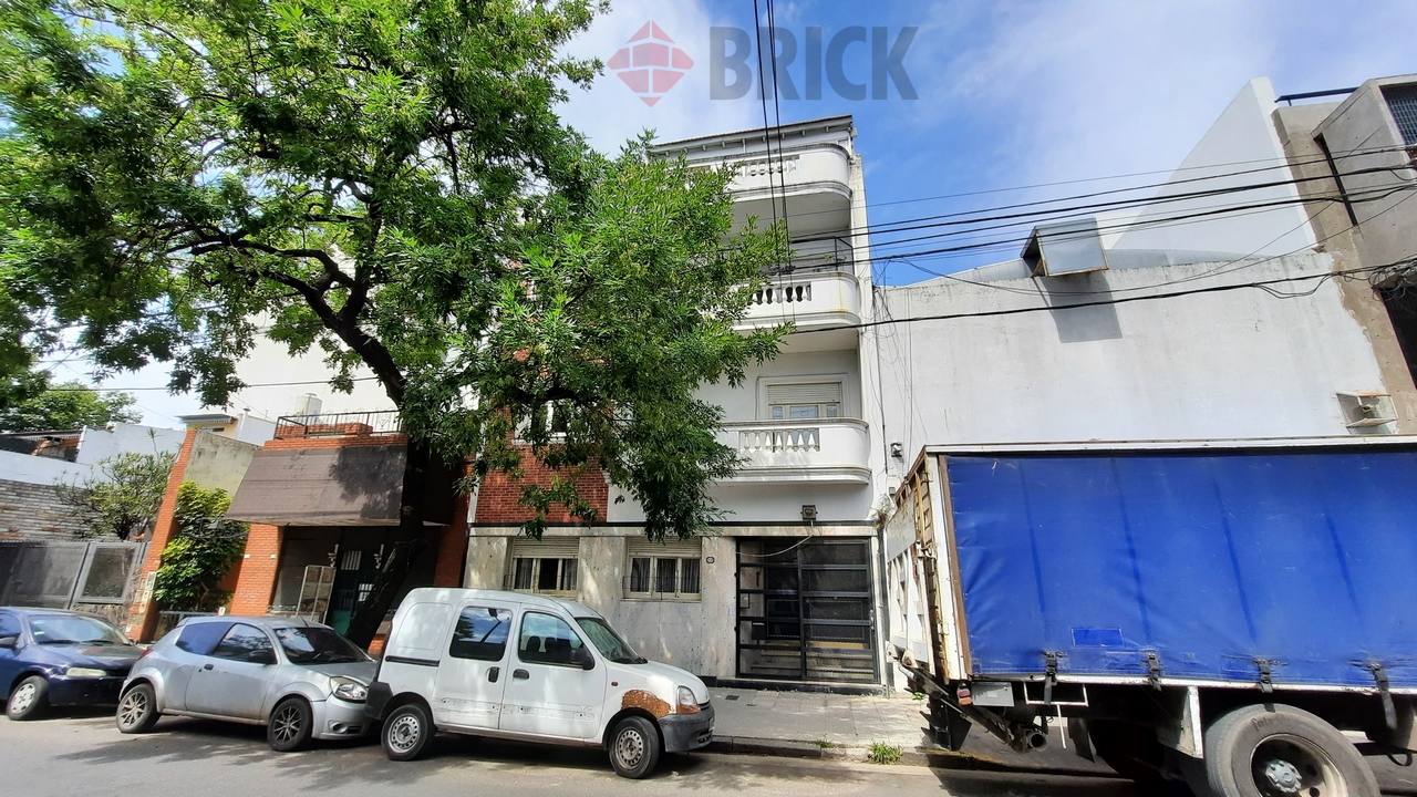 AGUIRRE al 1100 Piso PB 27