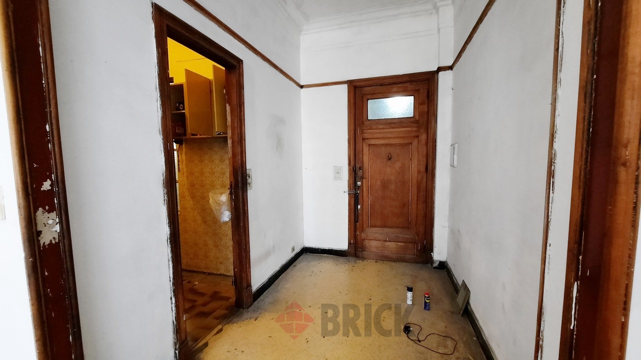 RIVADAVIA, AV. al 3200 Piso 2 5