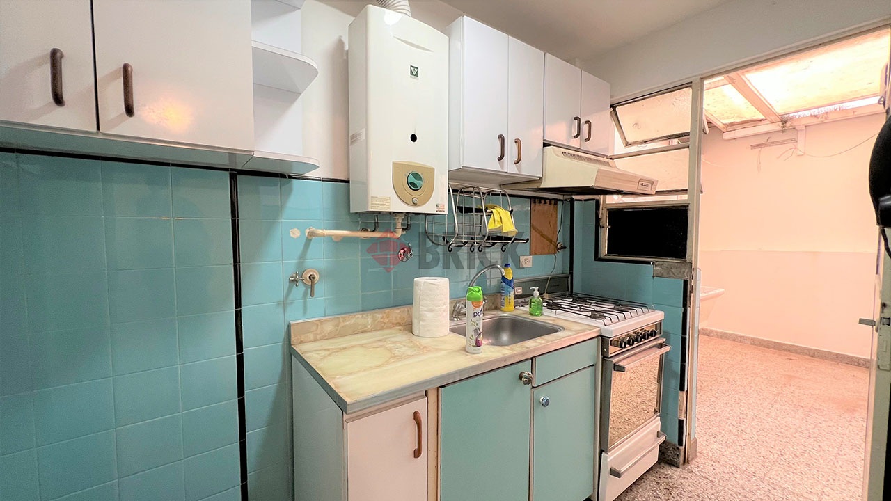 CARACAS al 4600 Piso 1 4