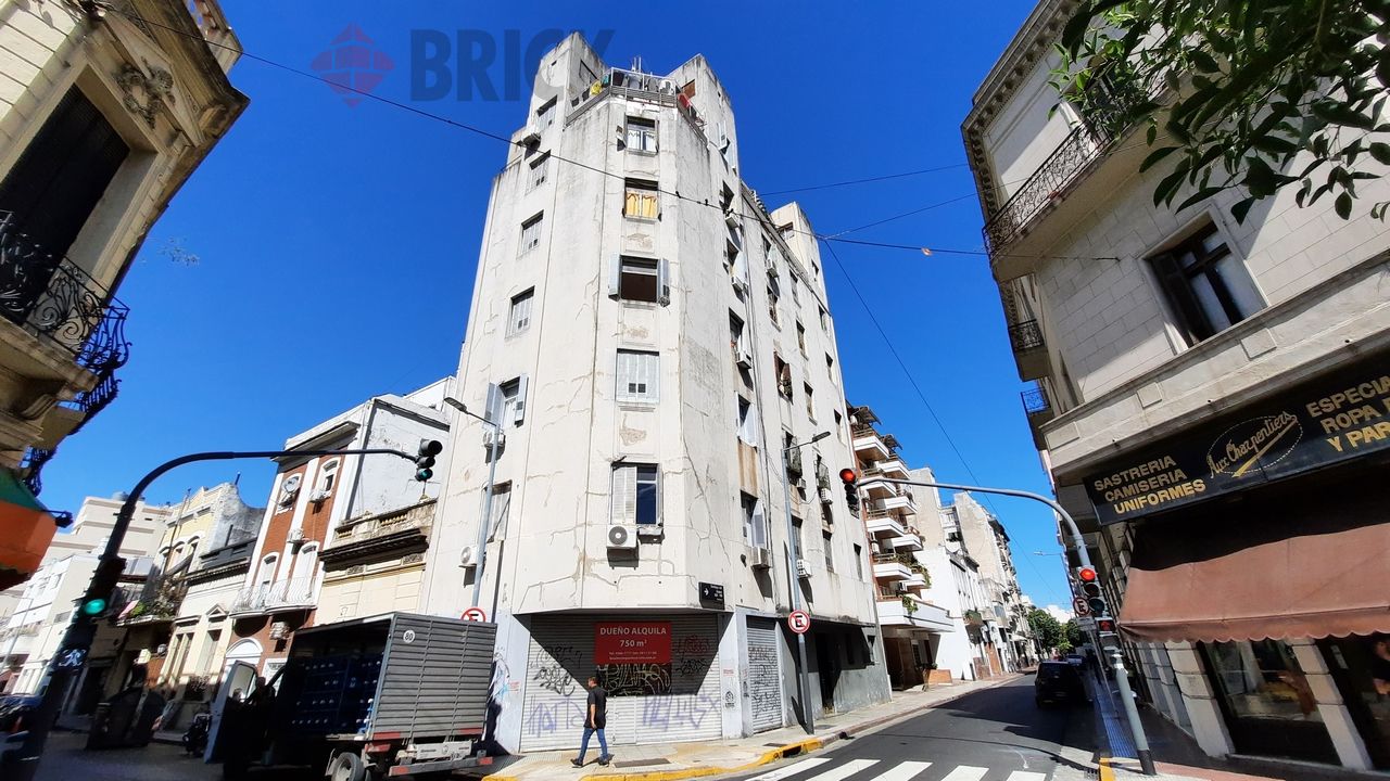 SANTIAGO DEL ESTERO al 600 Piso 7 28