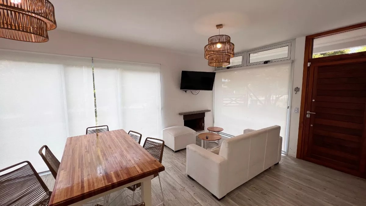 LAS GAVIOTAS (CALLE 30) 7