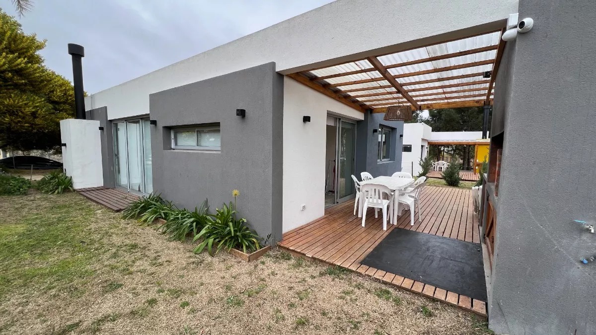 LAS GAVIOTAS (CALLE 30) 17