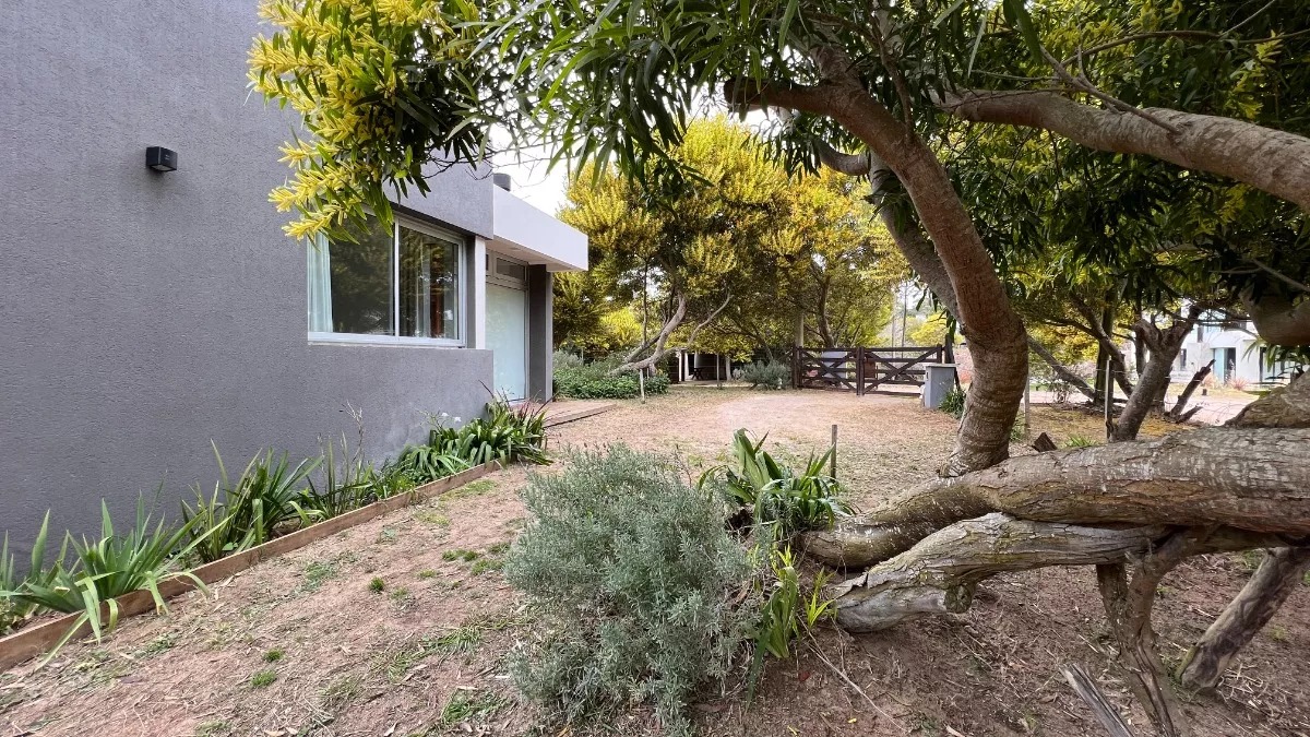 LAS GAVIOTAS (CALLE 30) 18