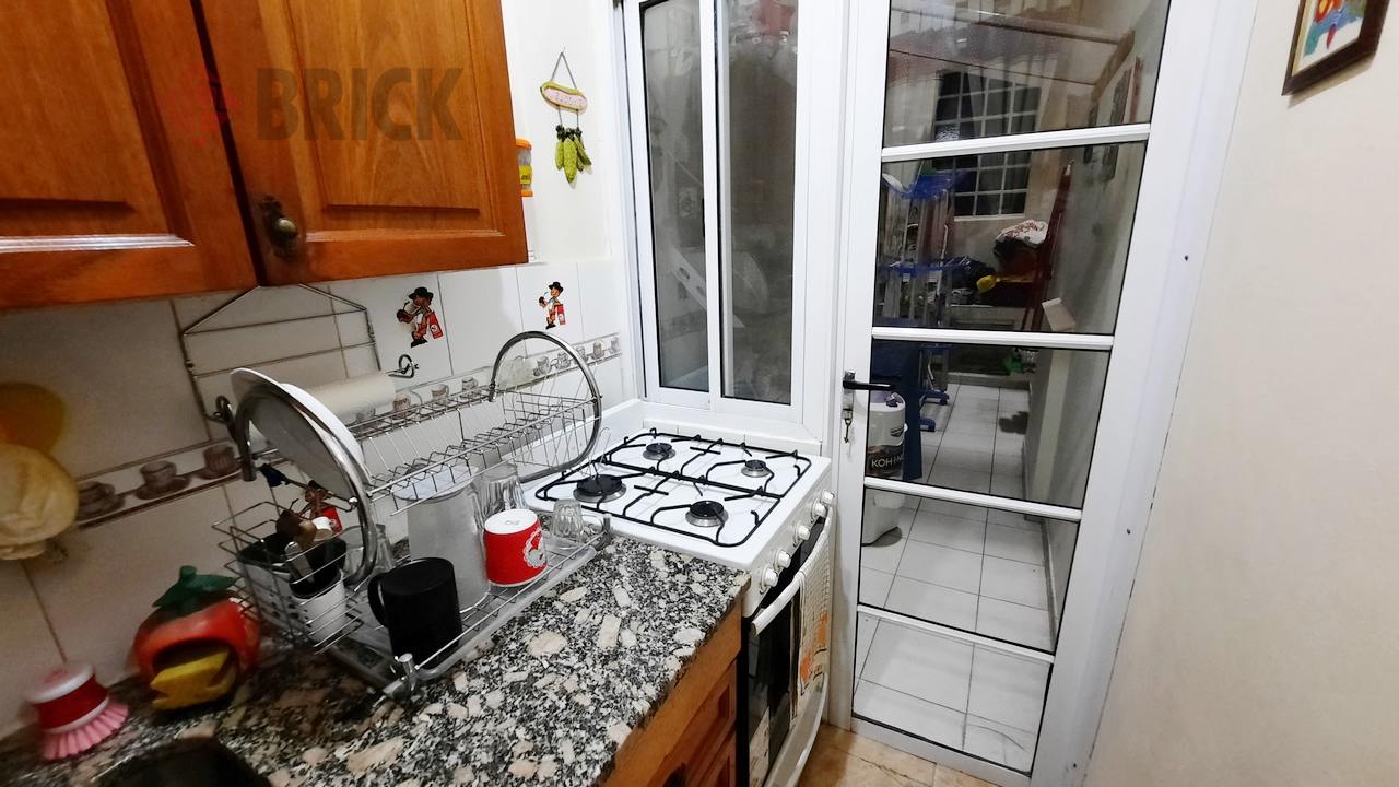 ECUADOR al 1300 Piso PB 15