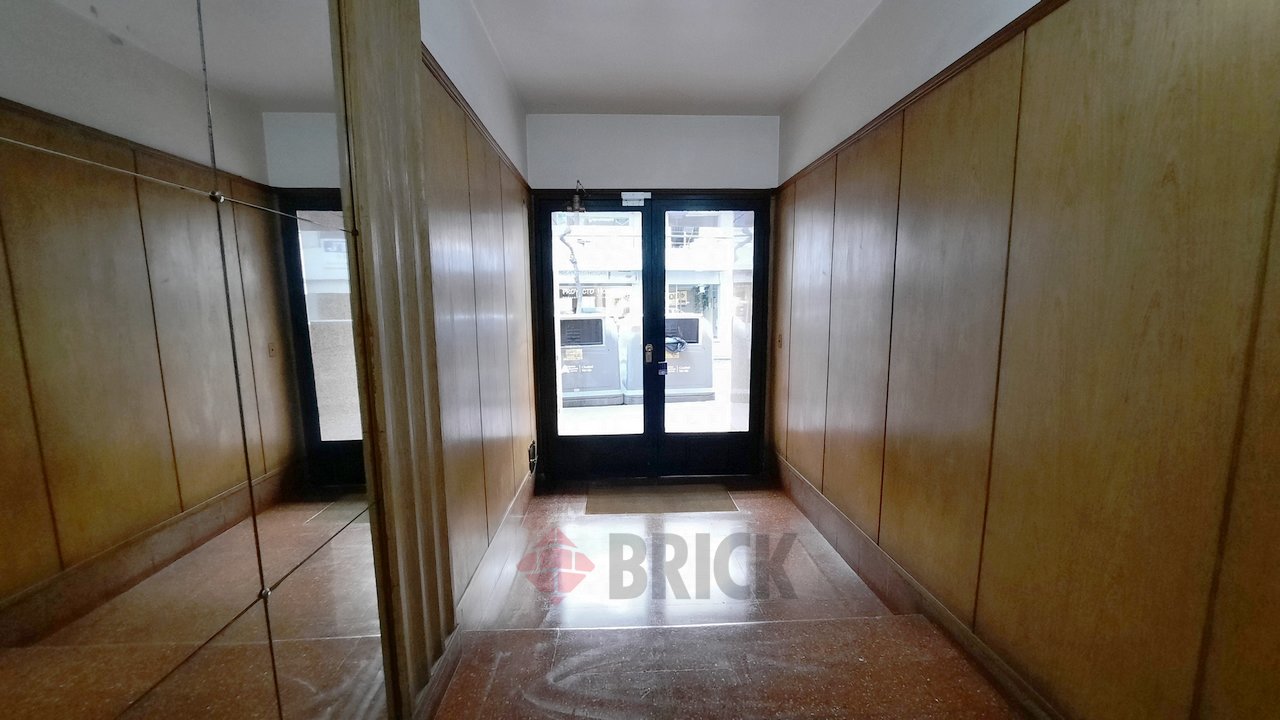 ECUADOR al 1300 Piso PB 23