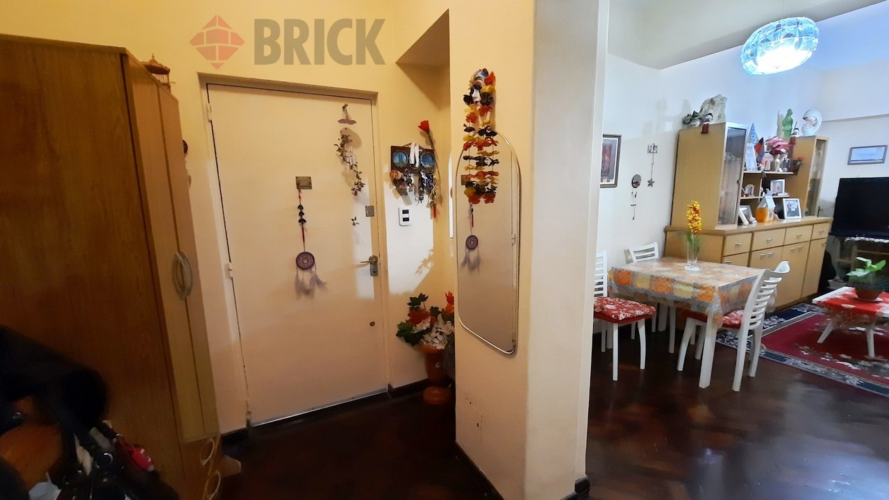 ECUADOR al 1300 Piso PB 5