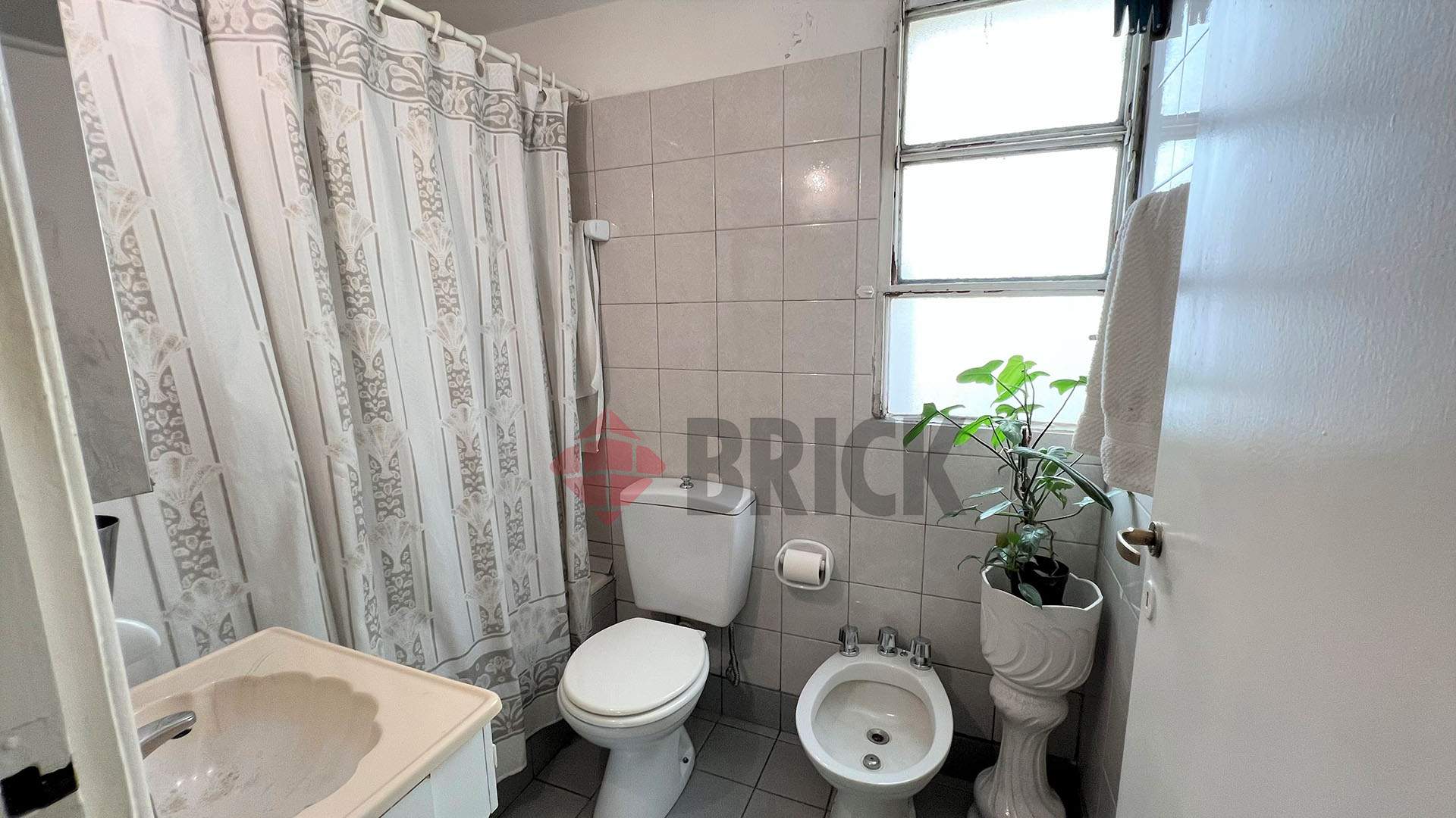 MITRE, EMILIO al 1700 Piso 1 13