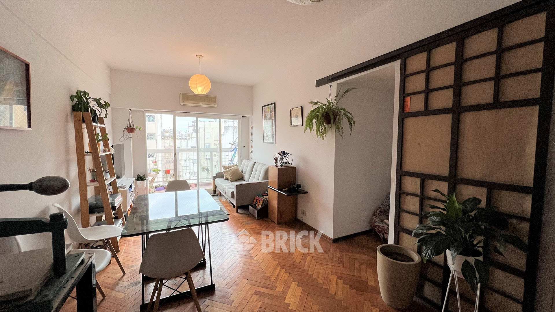 CORONEL DIAZ, AV. al 2300 Piso 8 1