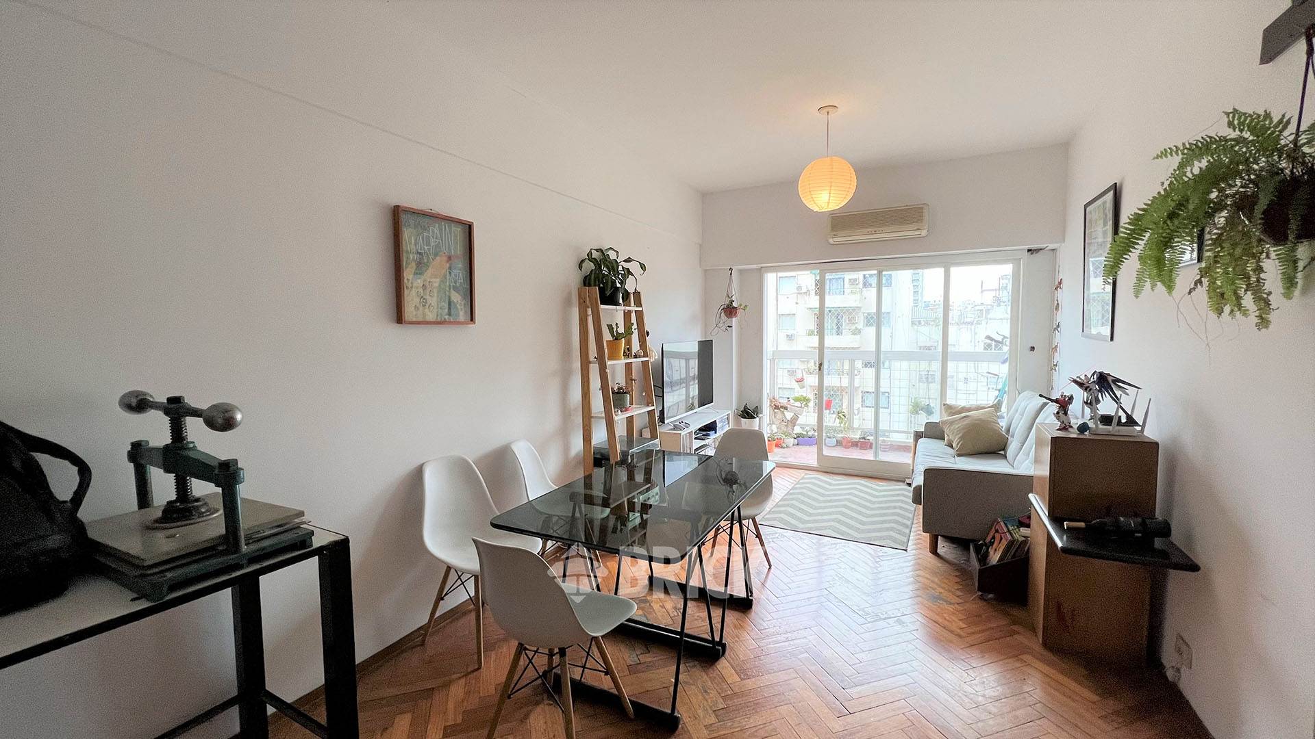 CORONEL DIAZ, AV. al 2300 Piso 8 2