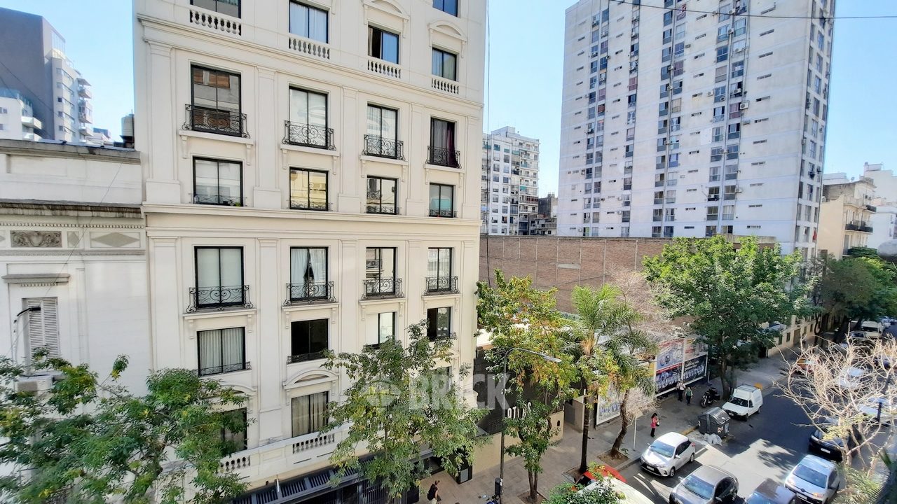 SOLIS al 600 Piso 4 16