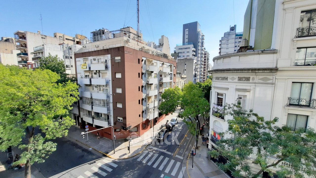 SOLIS al 600 Piso 4 4