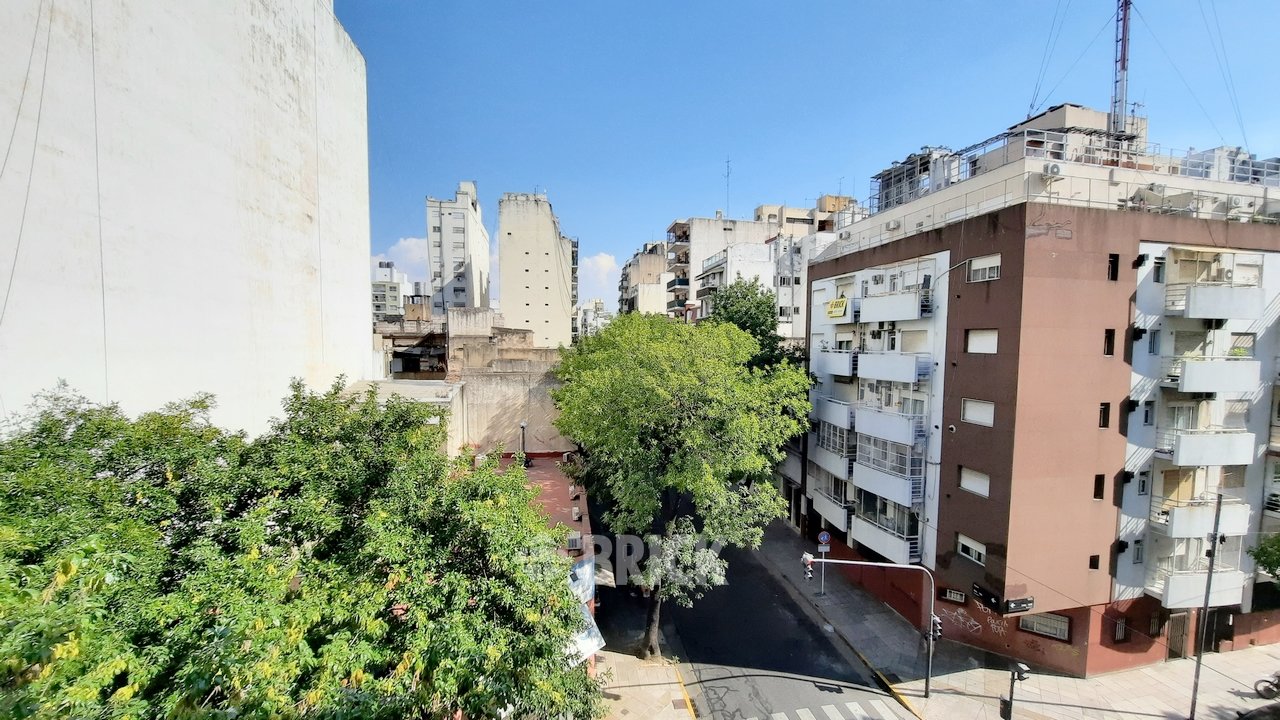 SOLIS al 600 Piso 4 5