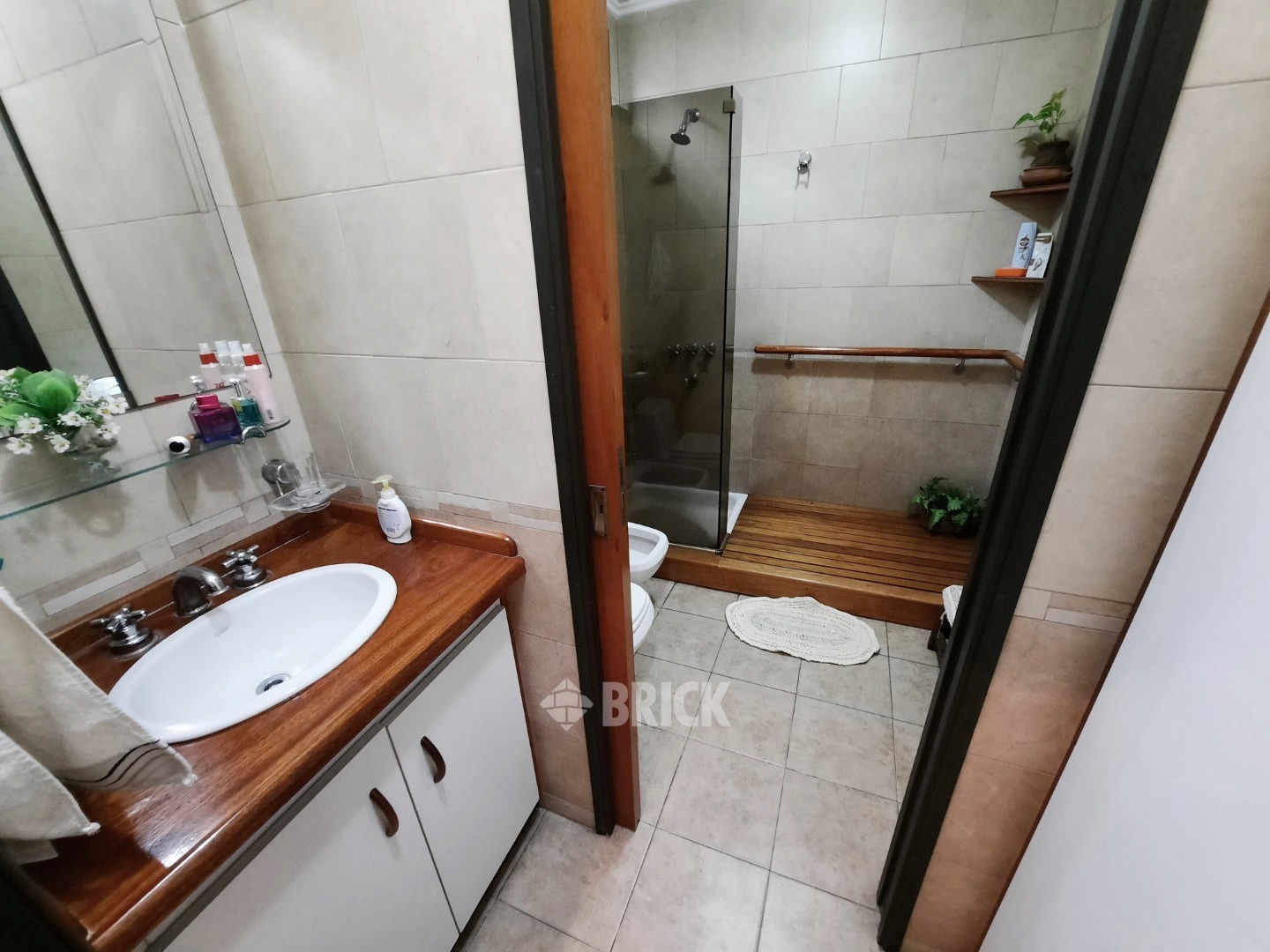 PERON, EVA, AV. al 2700 11