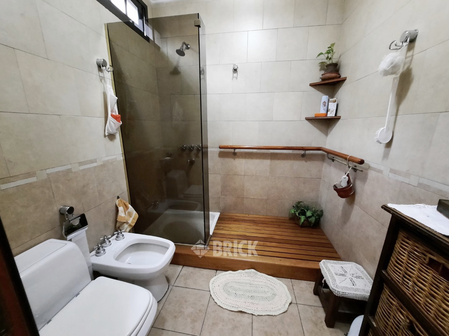 PERON, EVA, AV. al 2700 12