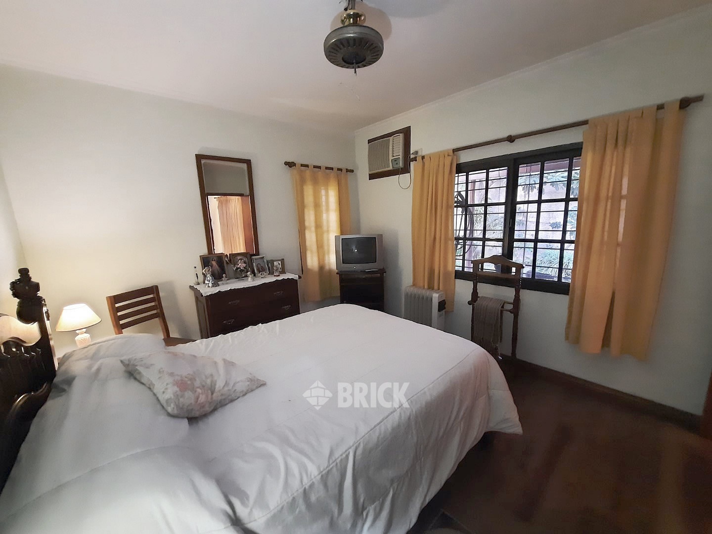 PERON, EVA, AV. al 2700 16