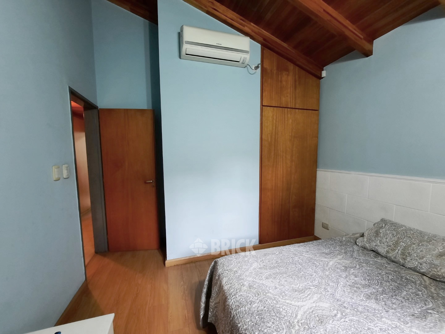 PERON, EVA, AV. al 2700 18