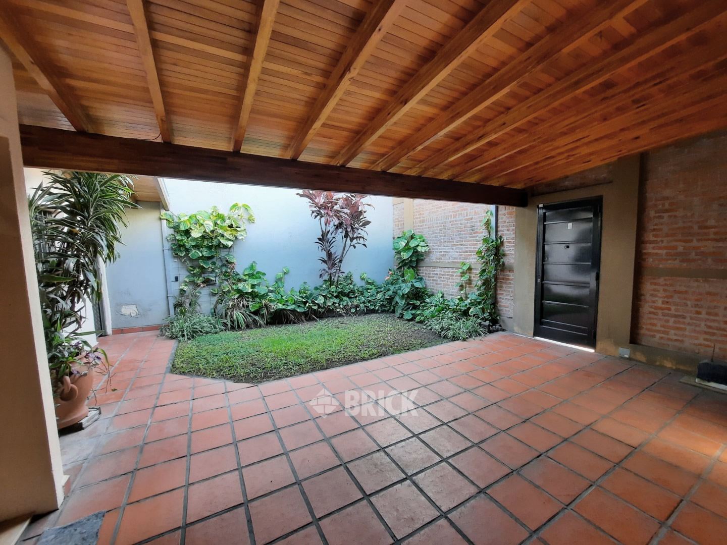 PERON, EVA, AV. al 2700 35