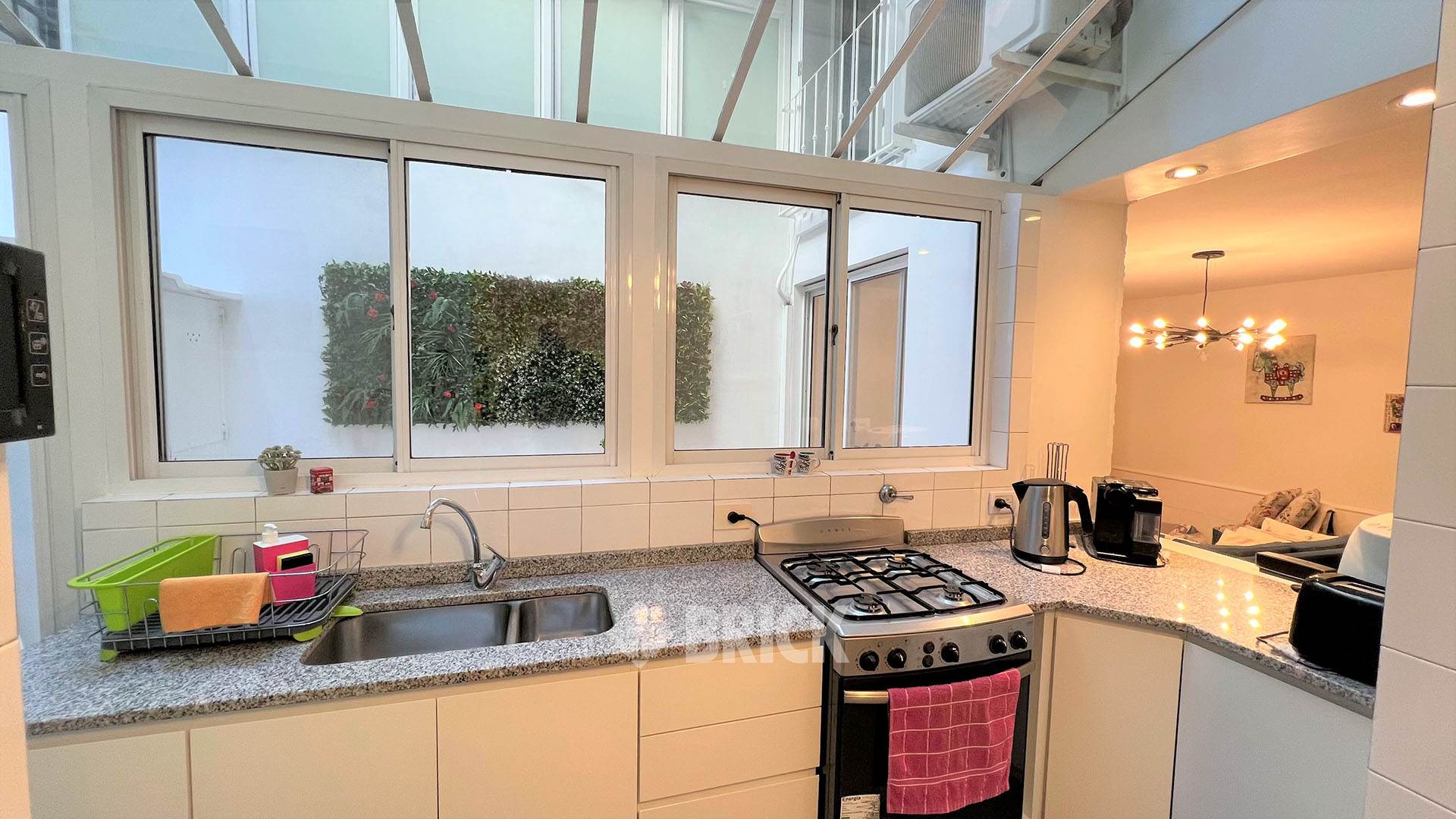 JUNCAL al 2700 Piso PB 12