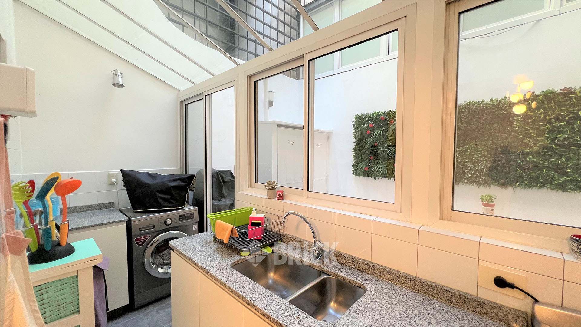 JUNCAL al 2700 Piso PB 13