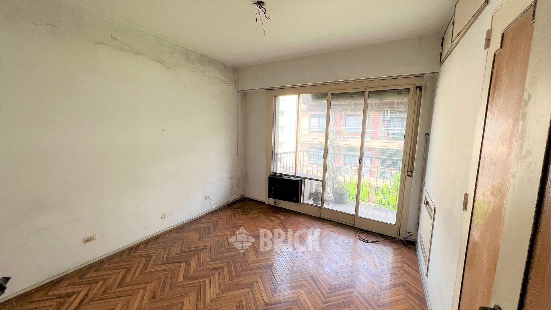 GUAYAQUIL al 300 Piso 6 10