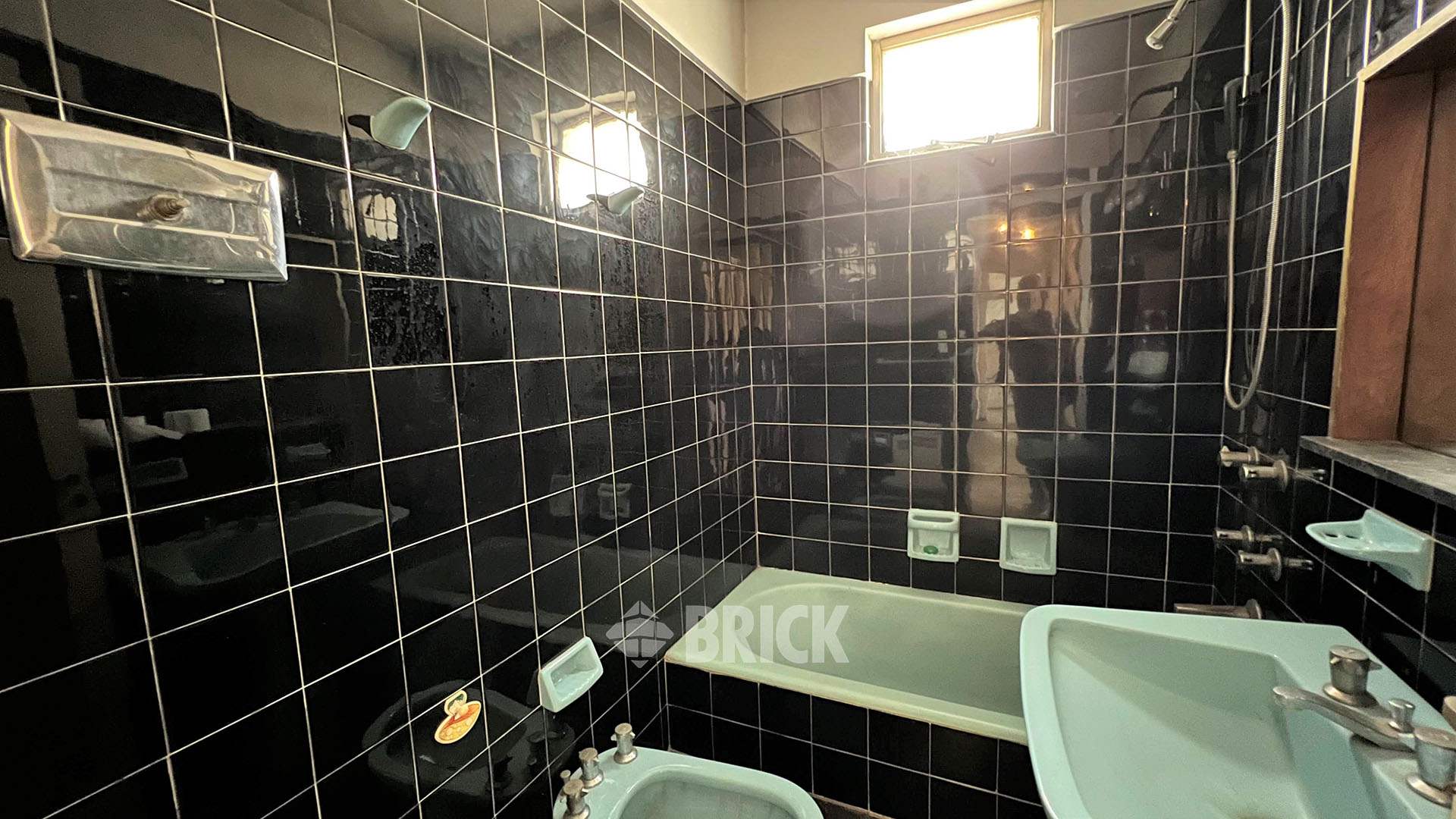 GUAYAQUIL al 300 Piso 6 12