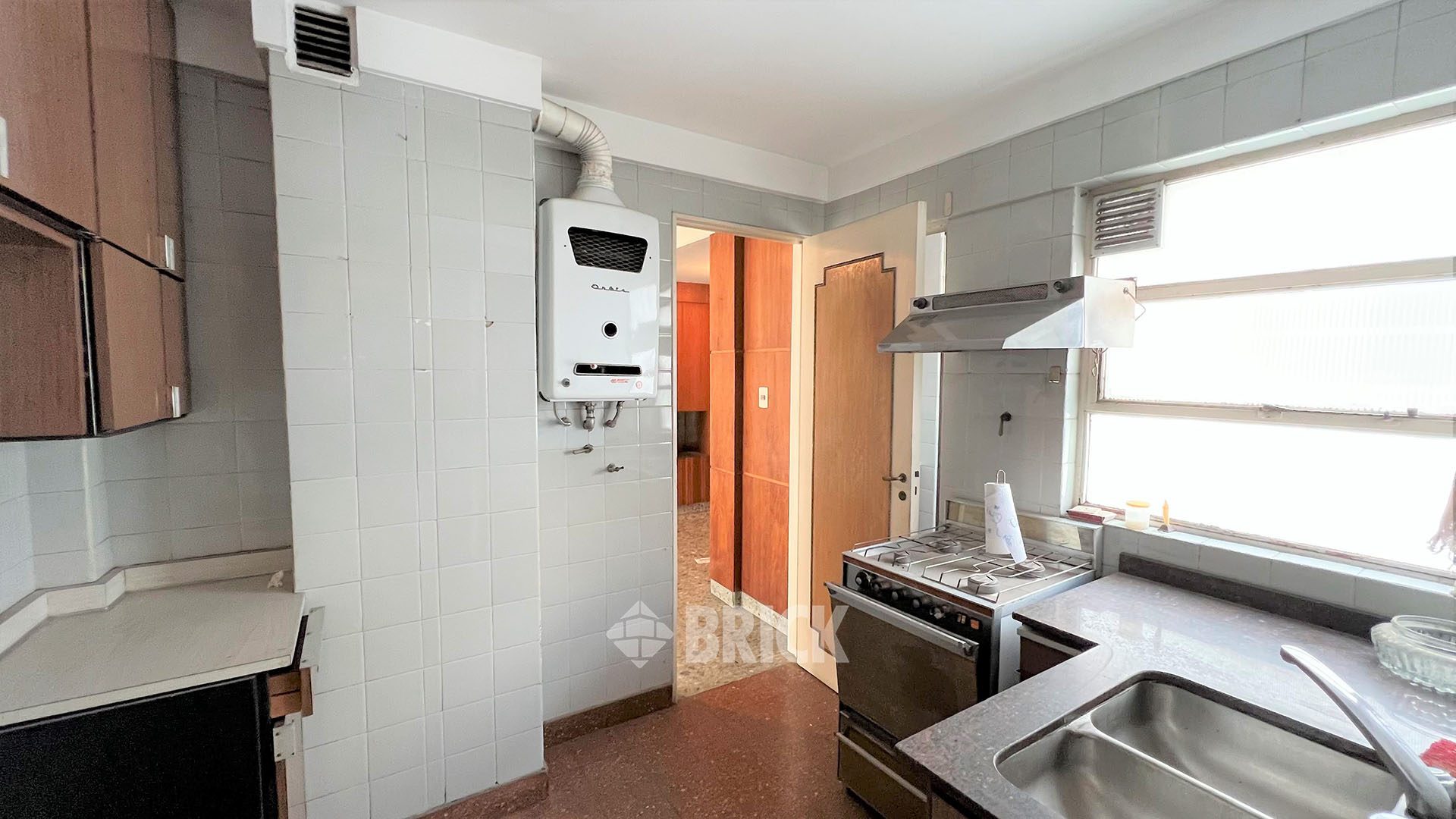 GUAYAQUIL al 300 Piso 6 19