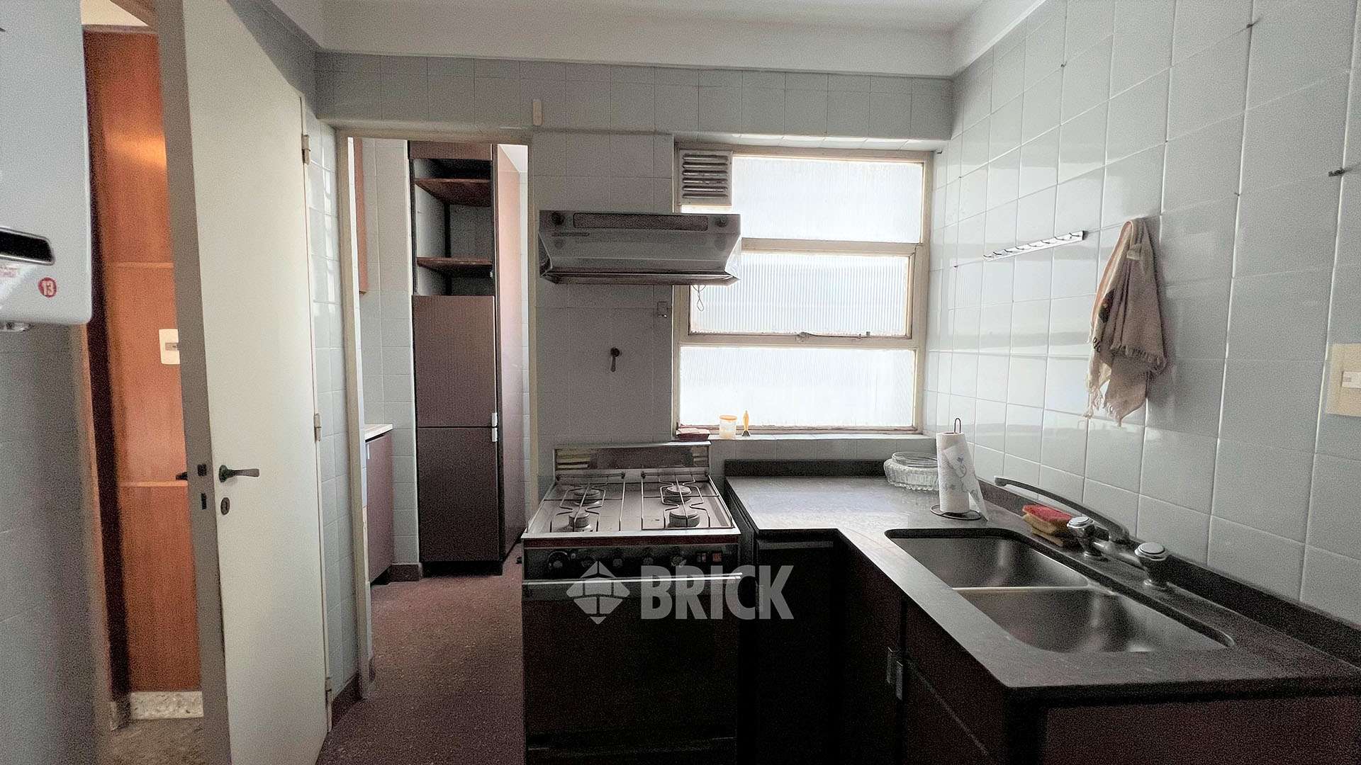 GUAYAQUIL al 300 Piso 6 20