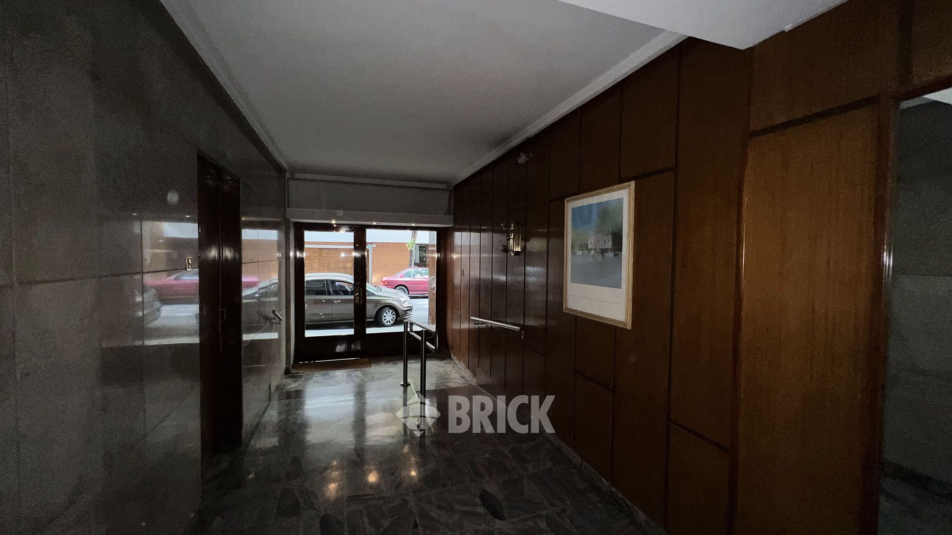 GUAYAQUIL al 300 Piso 6 23