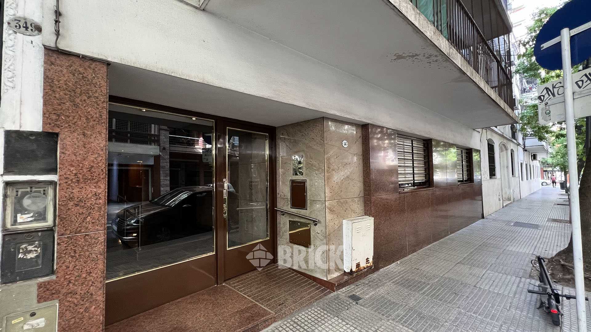 GUAYAQUIL al 300 Piso 6 24