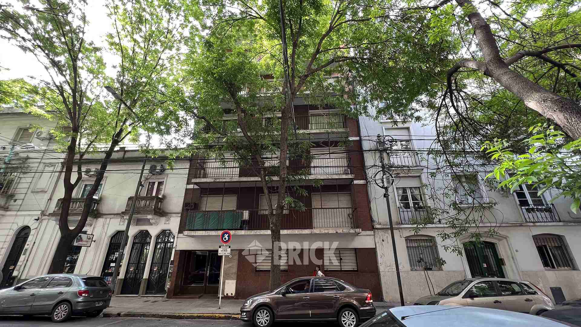 GUAYAQUIL al 300 Piso 6 25