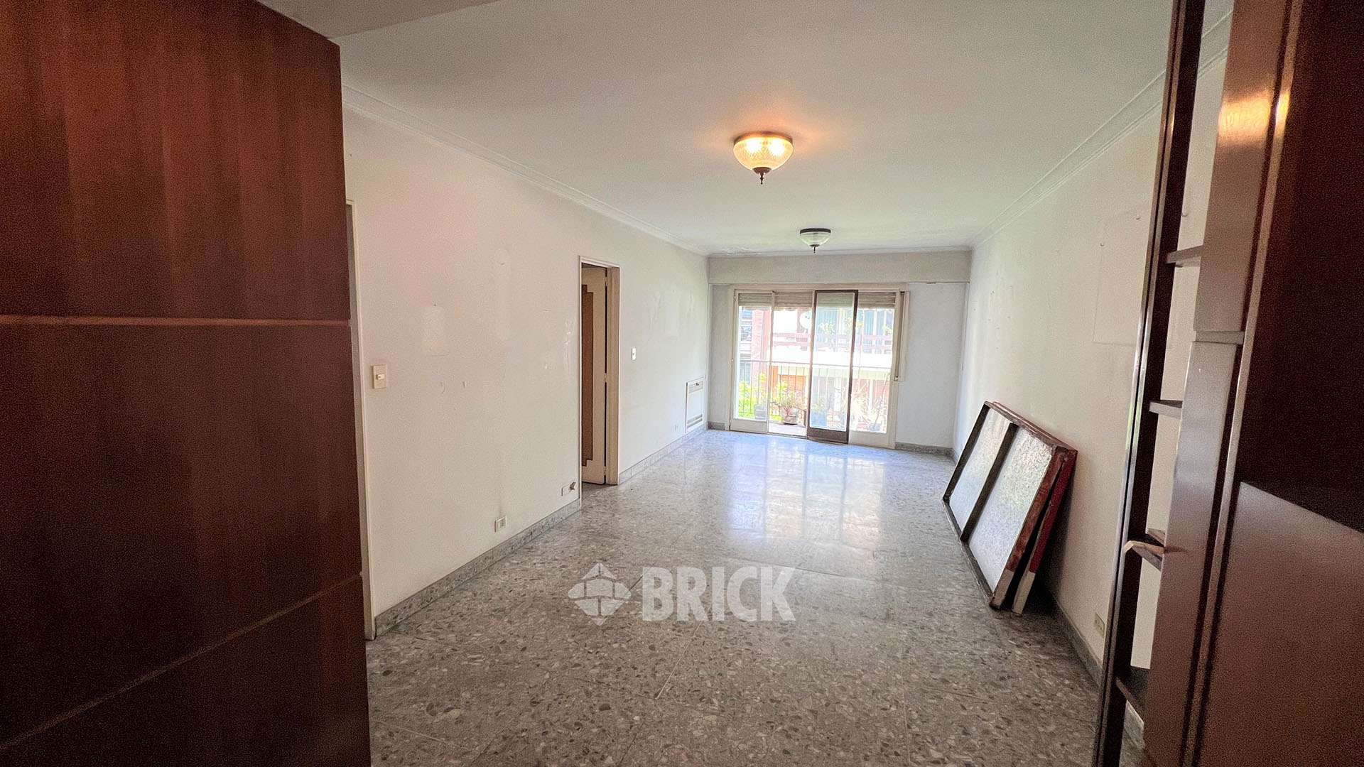 GUAYAQUIL al 300 Piso 6 3