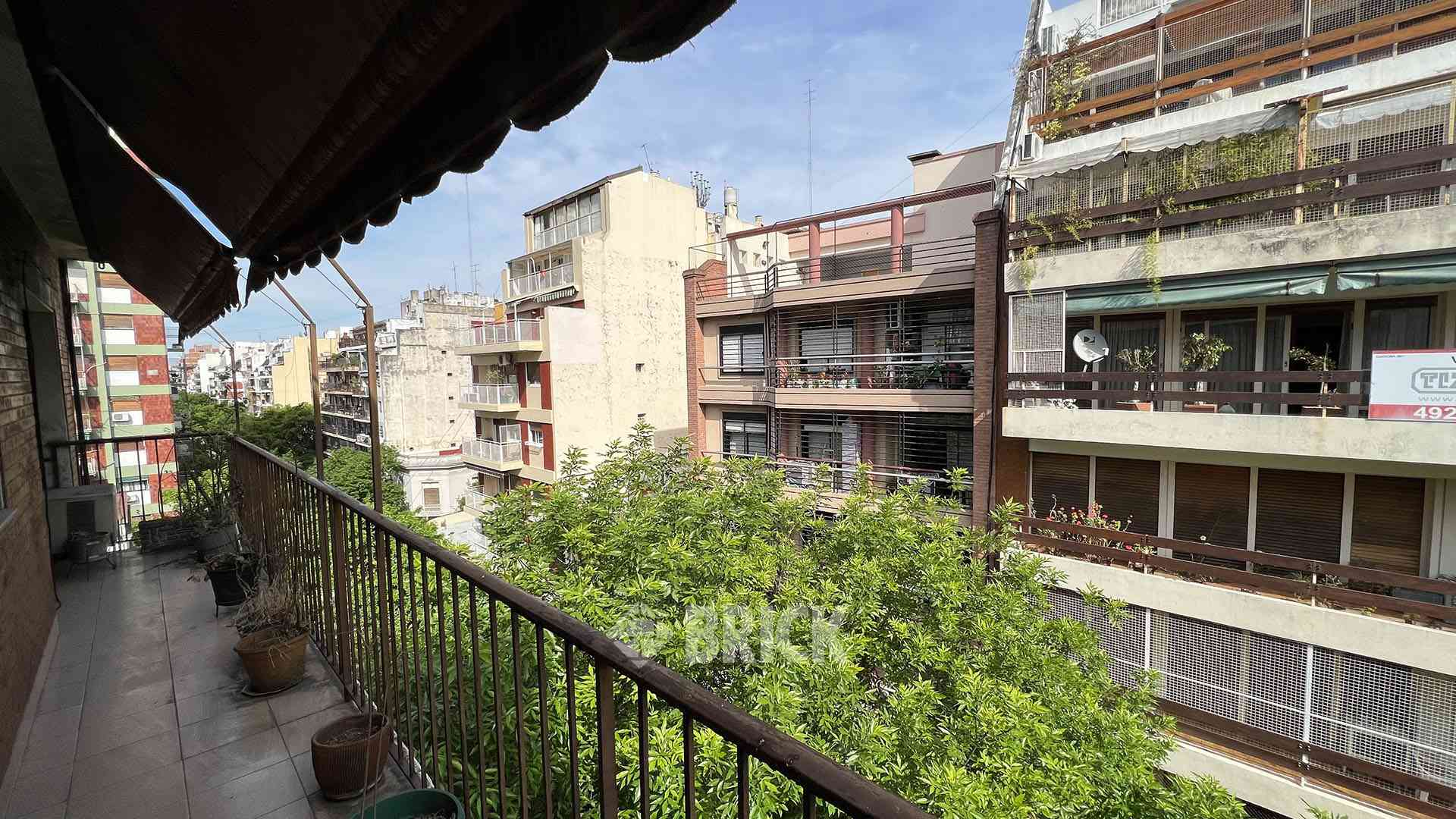 GUAYAQUIL al 300 Piso 6 5