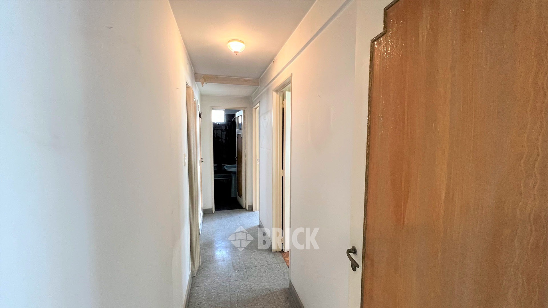 GUAYAQUIL al 300 Piso 6 7