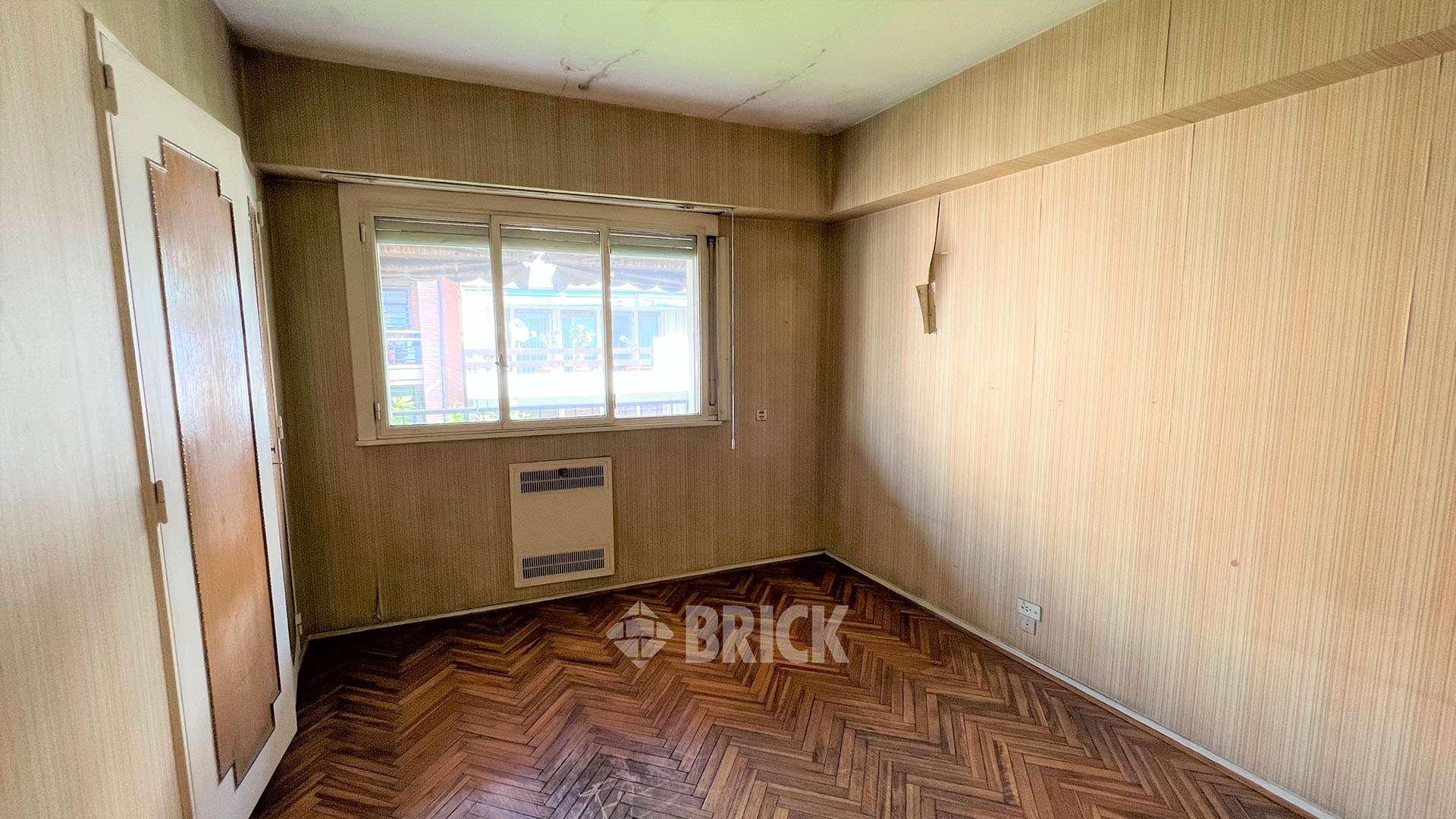 GUAYAQUIL al 300 Piso 6 8