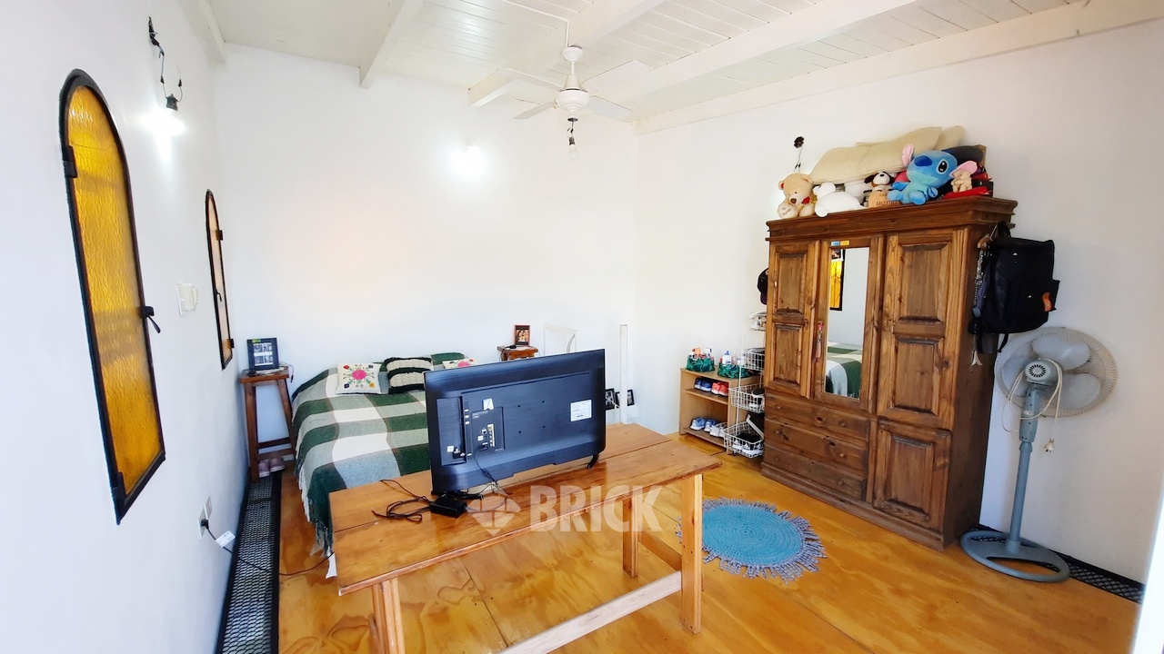 RODRIGUEZ, MANUEL al 1500 Piso 1 12