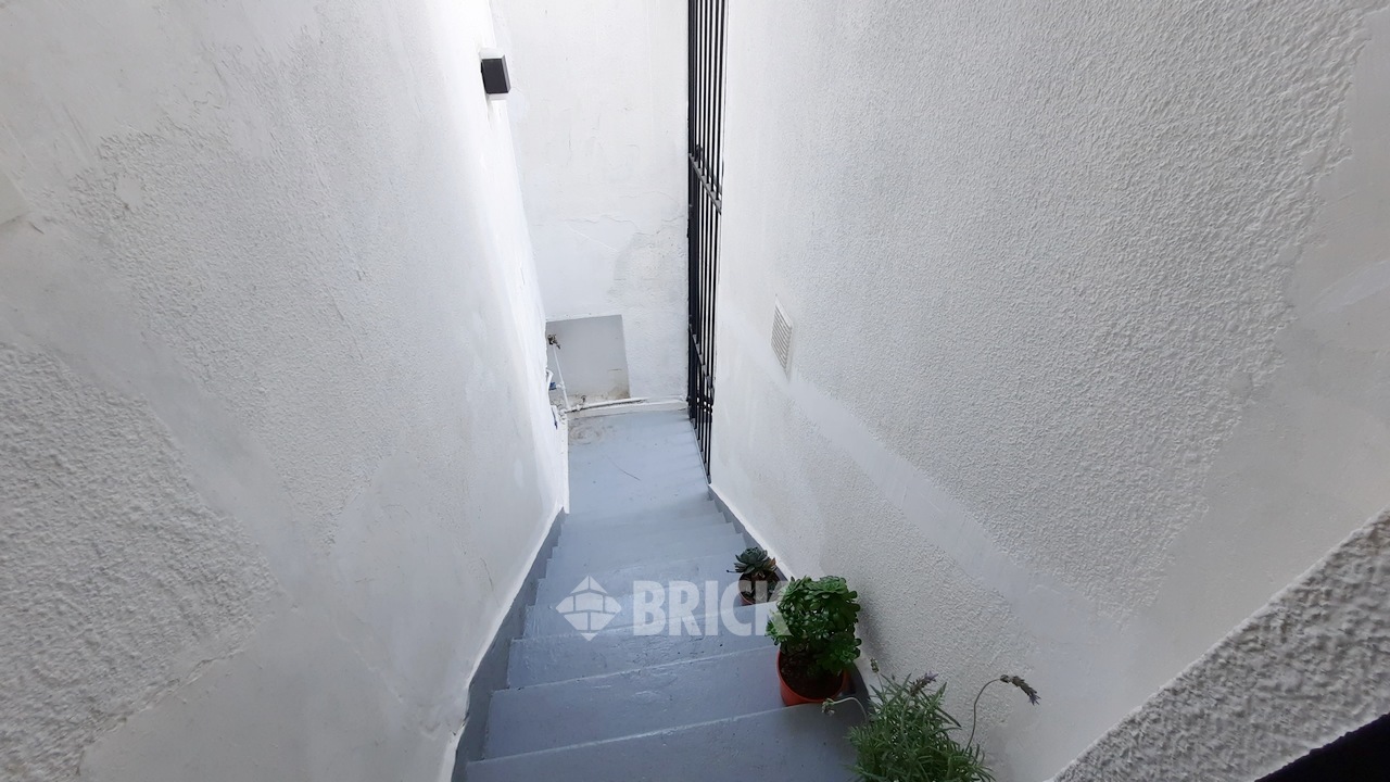 RODRIGUEZ, MANUEL al 1500 Piso 1 23