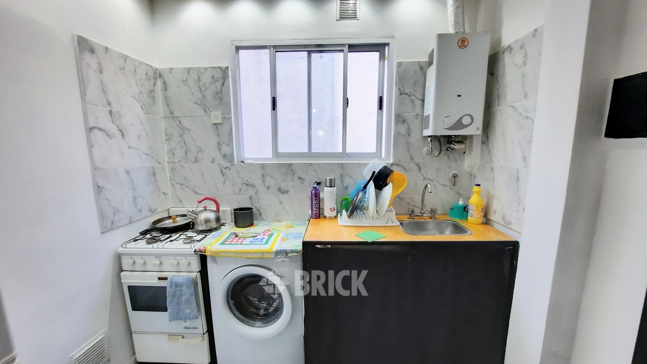 RODRIGUEZ, MANUEL al 1500 Piso 1 8