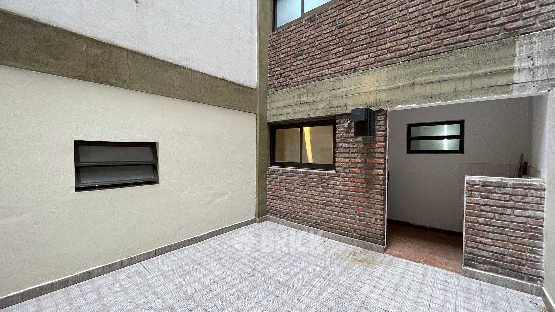 CRAMER, AV. al 2400 Piso 1 14