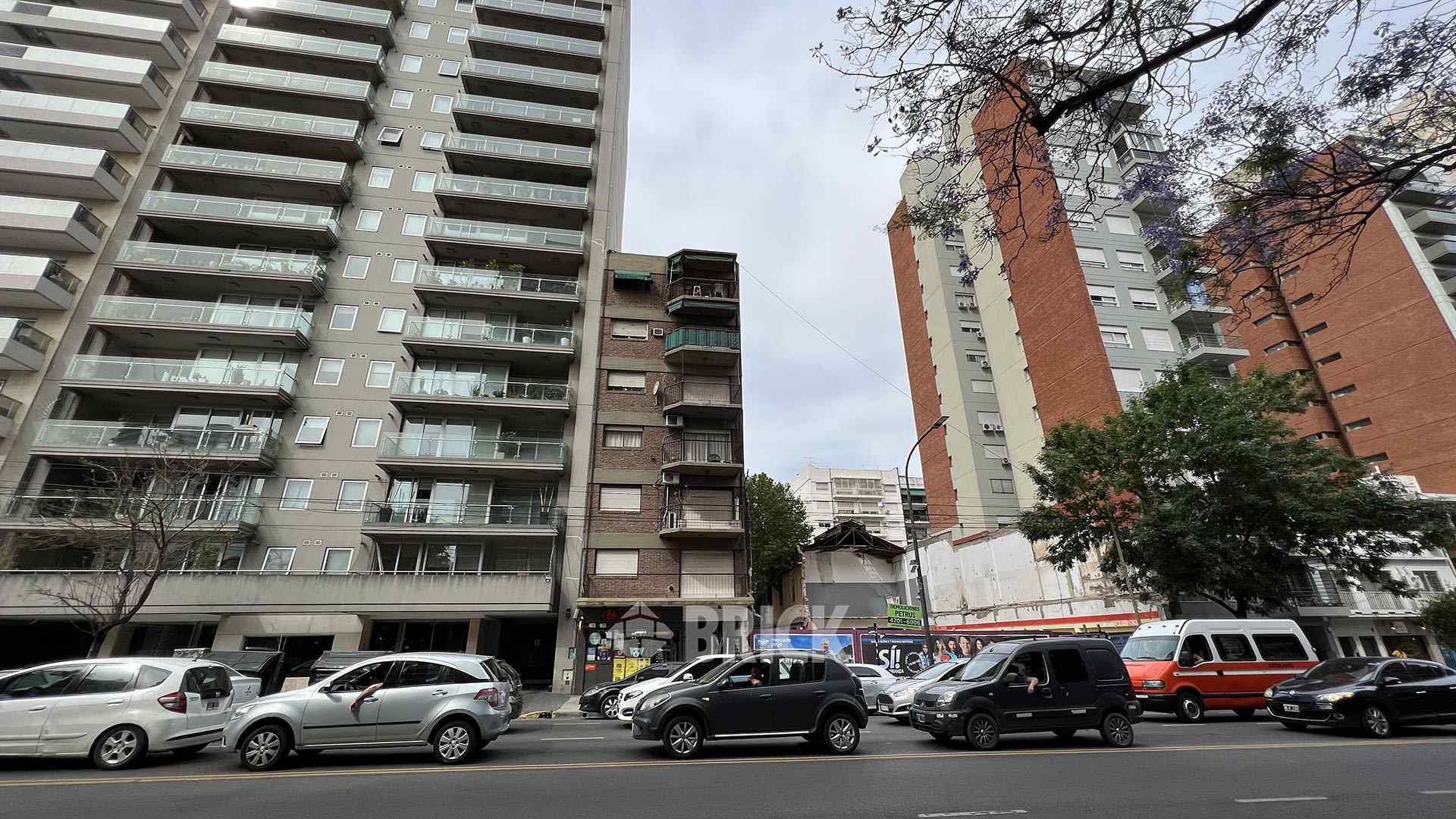 CRAMER, AV. al 2400 Piso 1 17