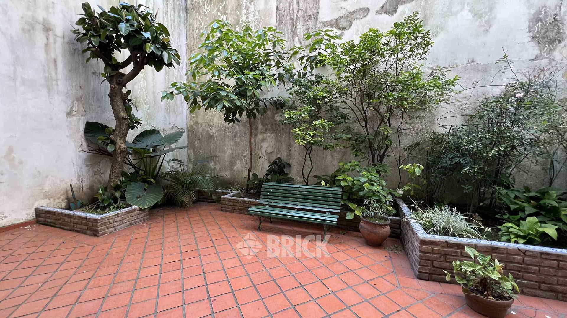 ECUADOR al 1500 Piso PB 9