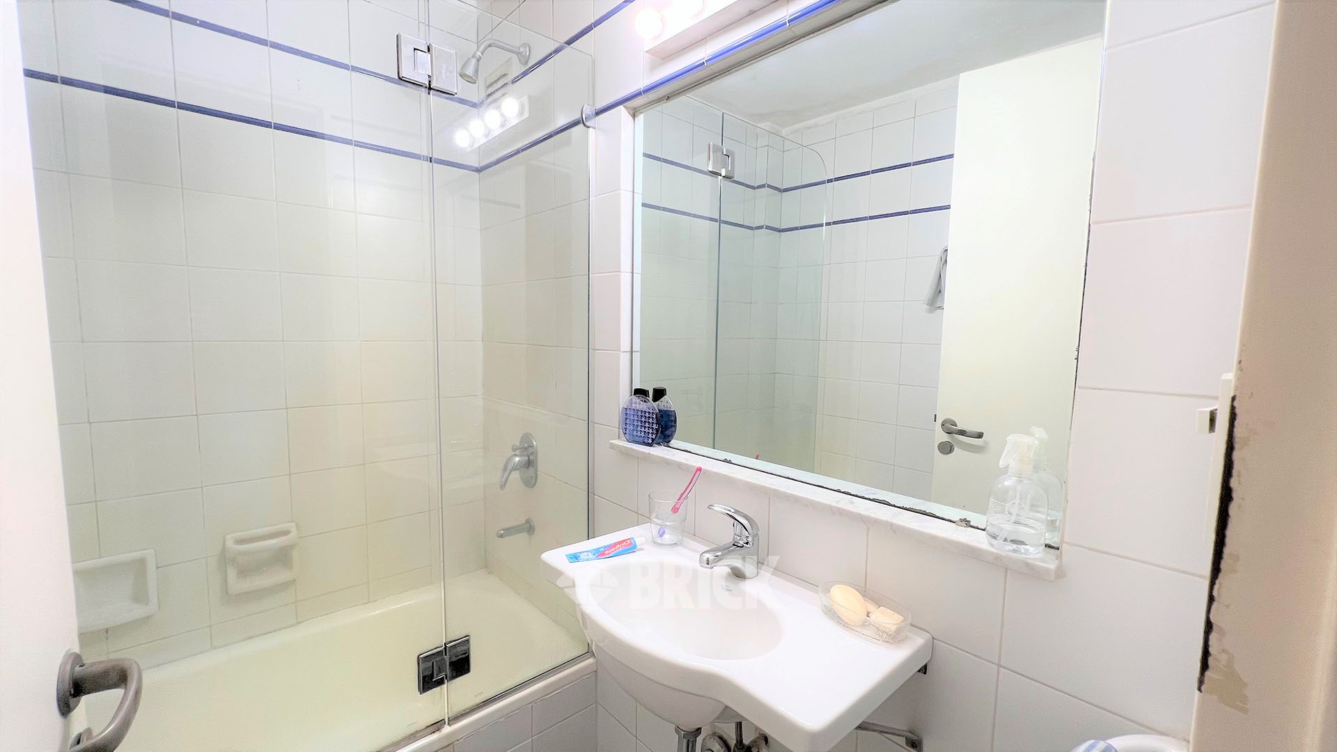 ECUADOR al 1500 Piso PB 17