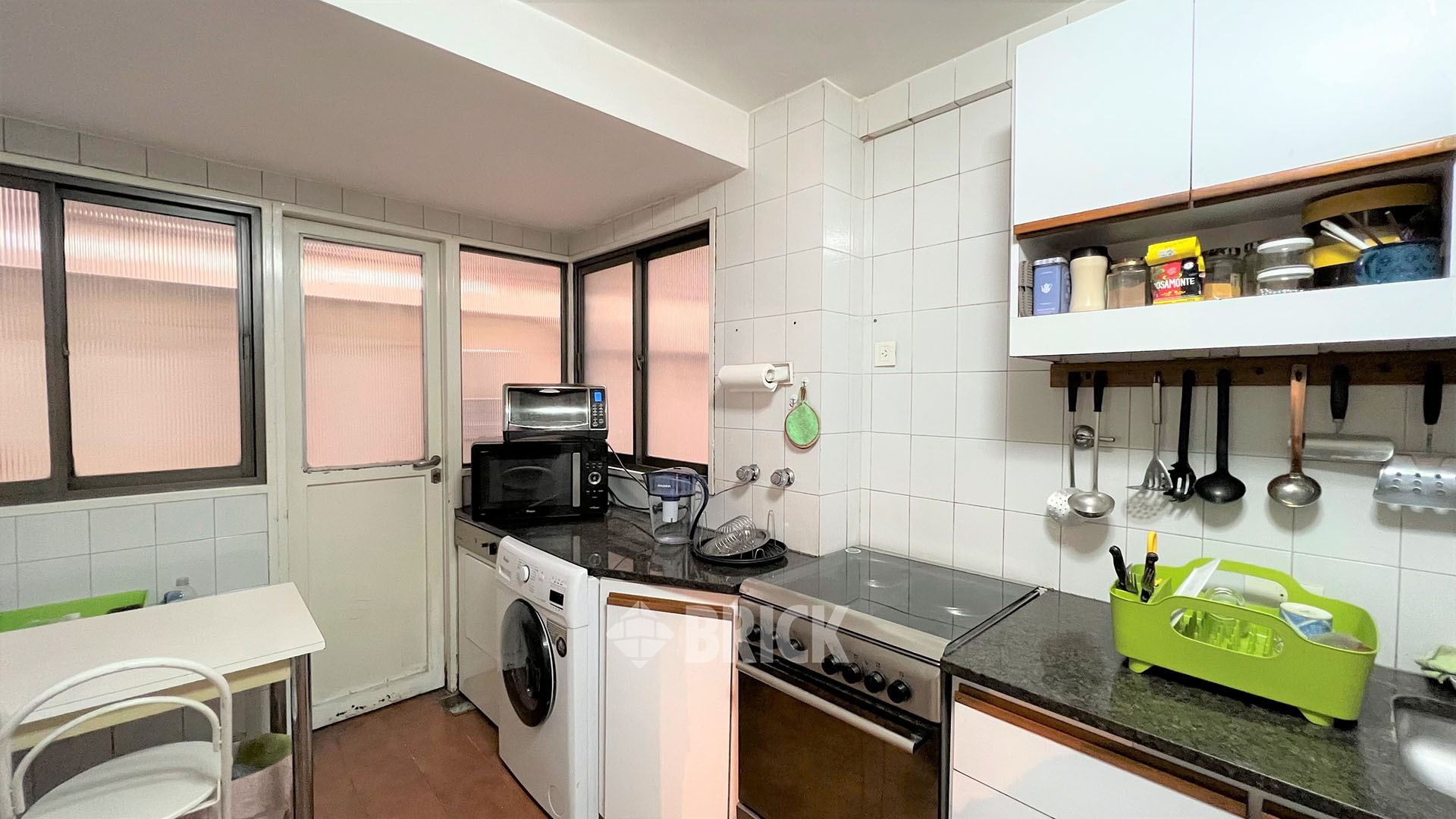 ECUADOR al 1500 Piso PB 23