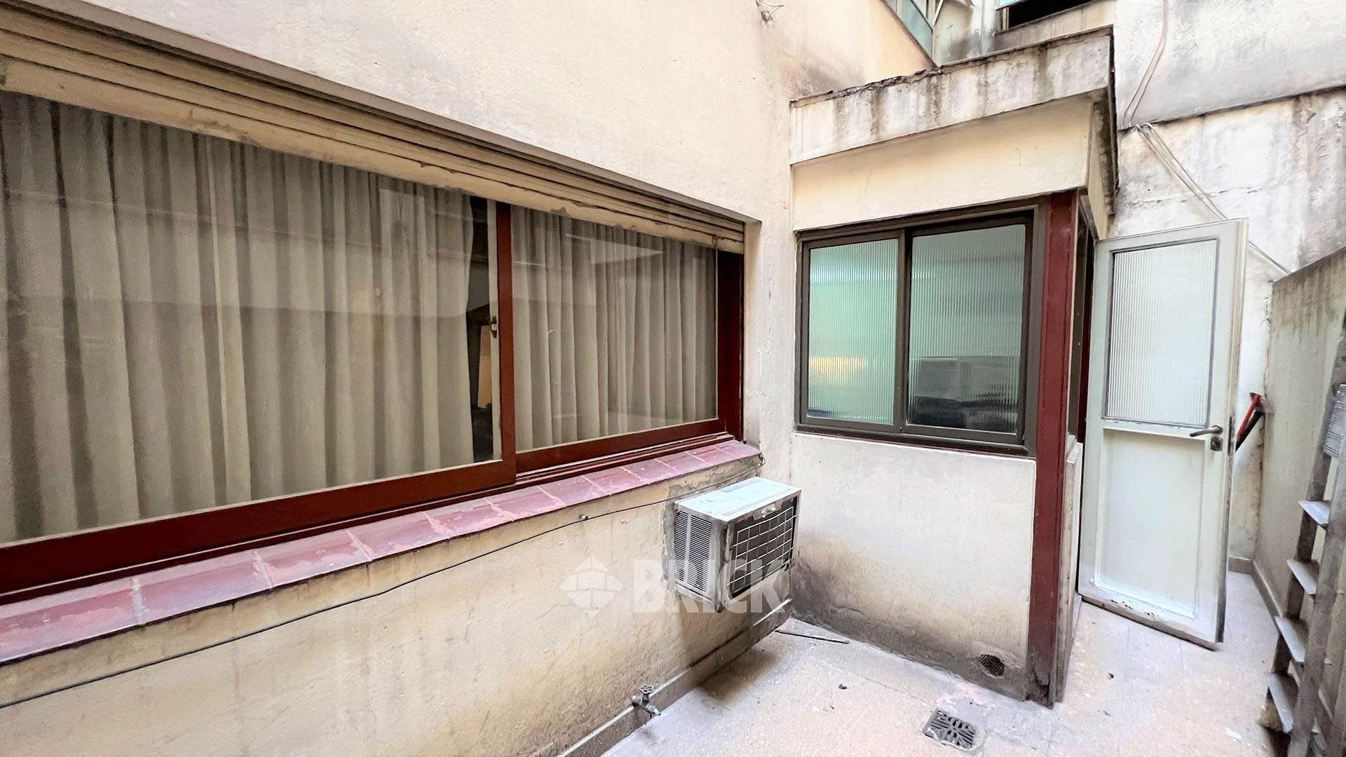 ECUADOR al 1500 Piso PB 25