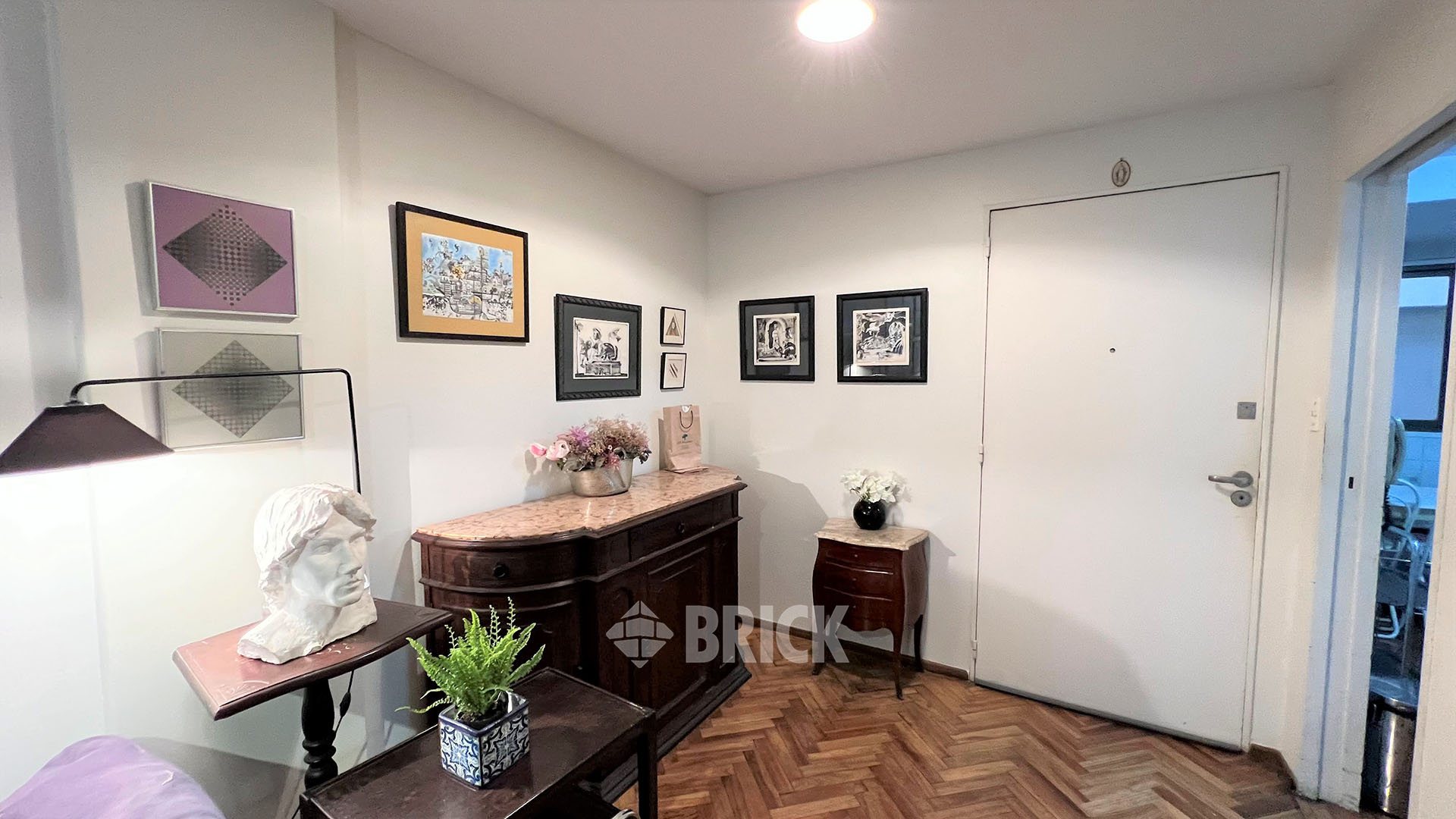 ECUADOR al 1500 Piso PB 3