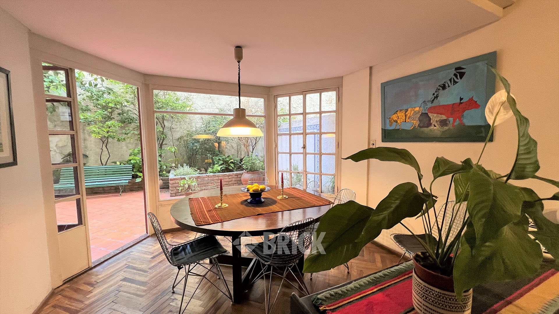 ECUADOR al 1500 Piso PB 6