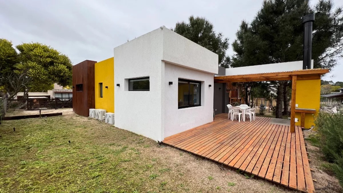 LAS GAVIOTAS (CALLE 30) 26